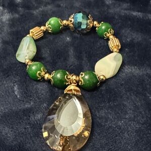Chic Green and Gold Beaded Bracelet